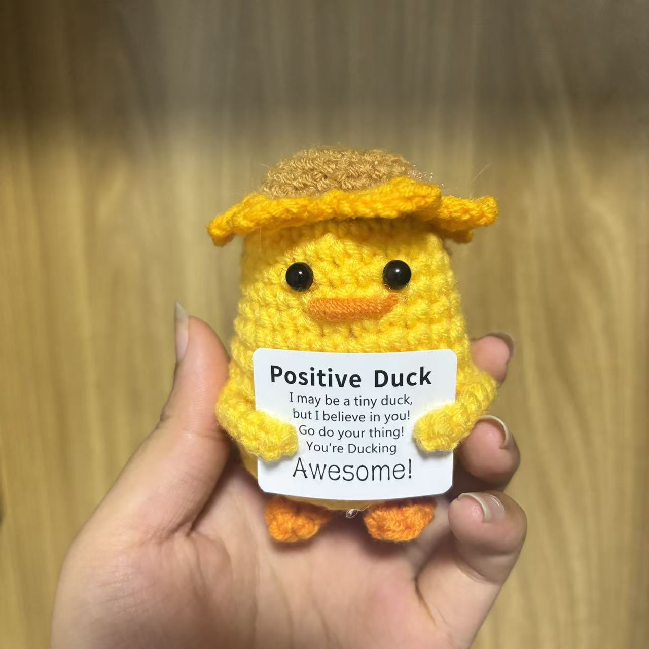 

Забавная вязаная крючком кукла утка-подсолнух с положительной энергией с карточкой, украшение для дома, комнаты, ручная работа, вязаная утка, настольное украшение, подарки