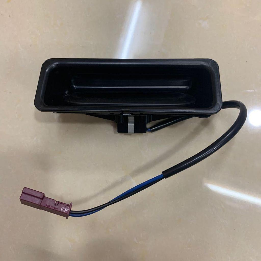 Kompatibler Kofferraumschalter für BMW E60 (Heckklappen-/Kofferraumschalter) 51248168035