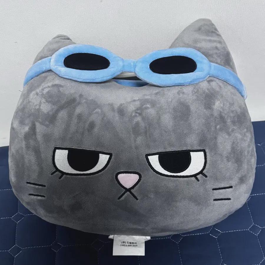 

Подушка в стиле хантат с V-образным вырезом