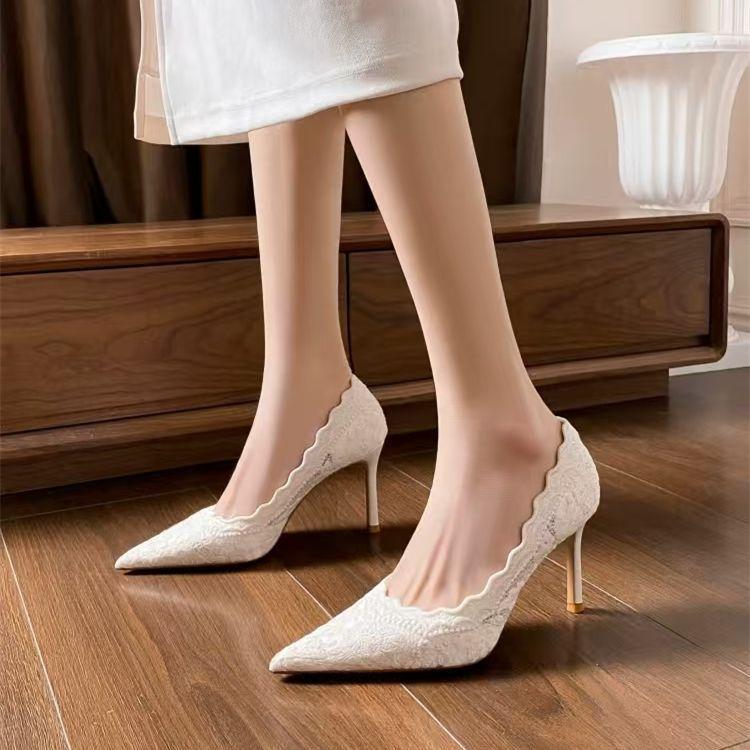 National white wedding shoes bridal shoes niche lace pointed thin heel shallow mouth French high heels temperament socialite