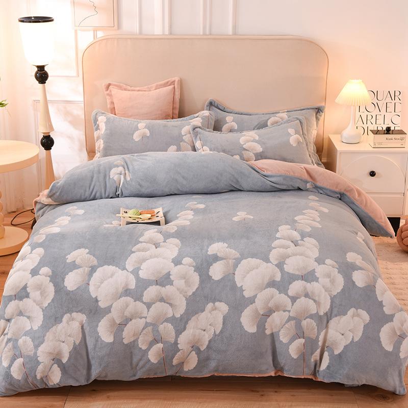 

Комплект из 4 предметов из молочного флиса высокой плотности, утолщенная простыня, пододеяльник, зимний трехпредметный комплект из исландского хлопкового флиса 1.2m Sheet Three-piece Set Quilt Cover 150x200cm