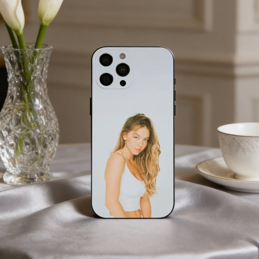 

Stunning S-Sydney S-Sweeney Actress Phone Case For iPhone 17pro,16,15,14,13,12,11 Plus,Pro Max,XS,Soft Silicone Black Cover iPhone17air