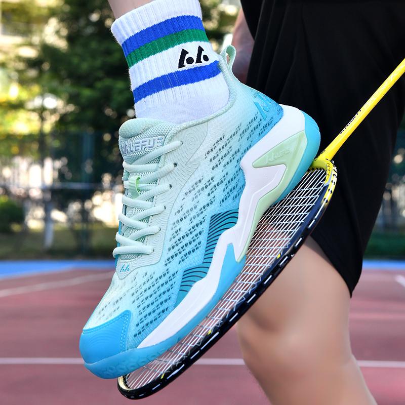 2026 New Badminton Sneakers for Men Non Slip Badminton Training Shoes Women Badminton Court Shoes Comfortable Outdoor Sneakers