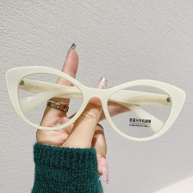 Fashion Cat Eye Anti Blue Light Flat Lens Trend Eye Protection Personalized Retro Optical Eyeglasses Luxury Brand Design Eyewear