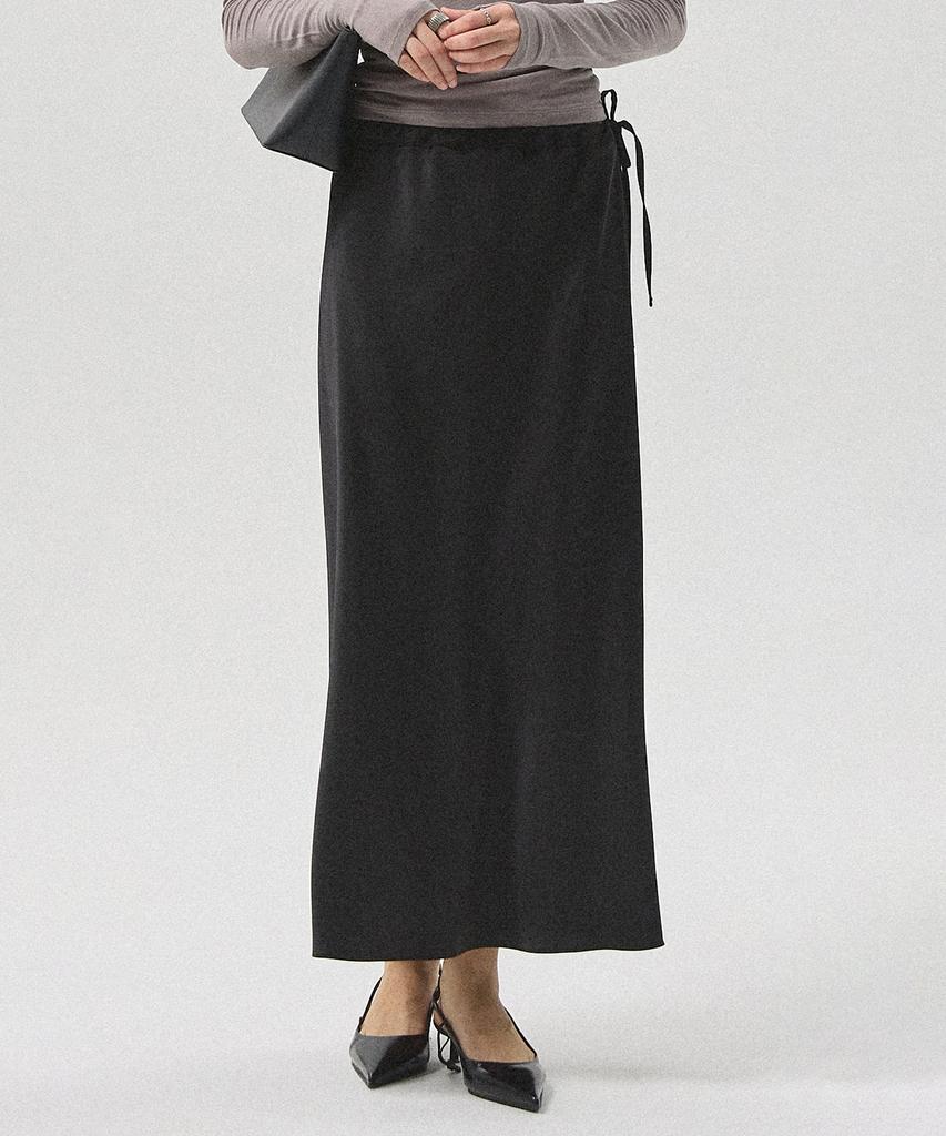 Aheule Liera Satin Tie Long Skirt_Black