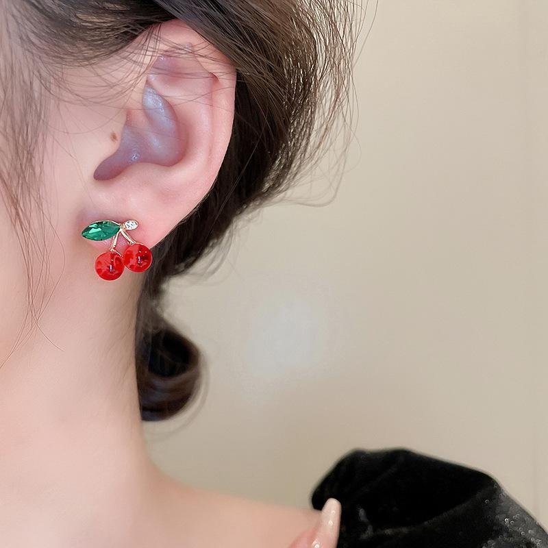 Exquisite Earrings Fashionable Earrings for Girls Sweet Cherry Design Earrings Versatile Glass-encrusted Diamond Silver Needles