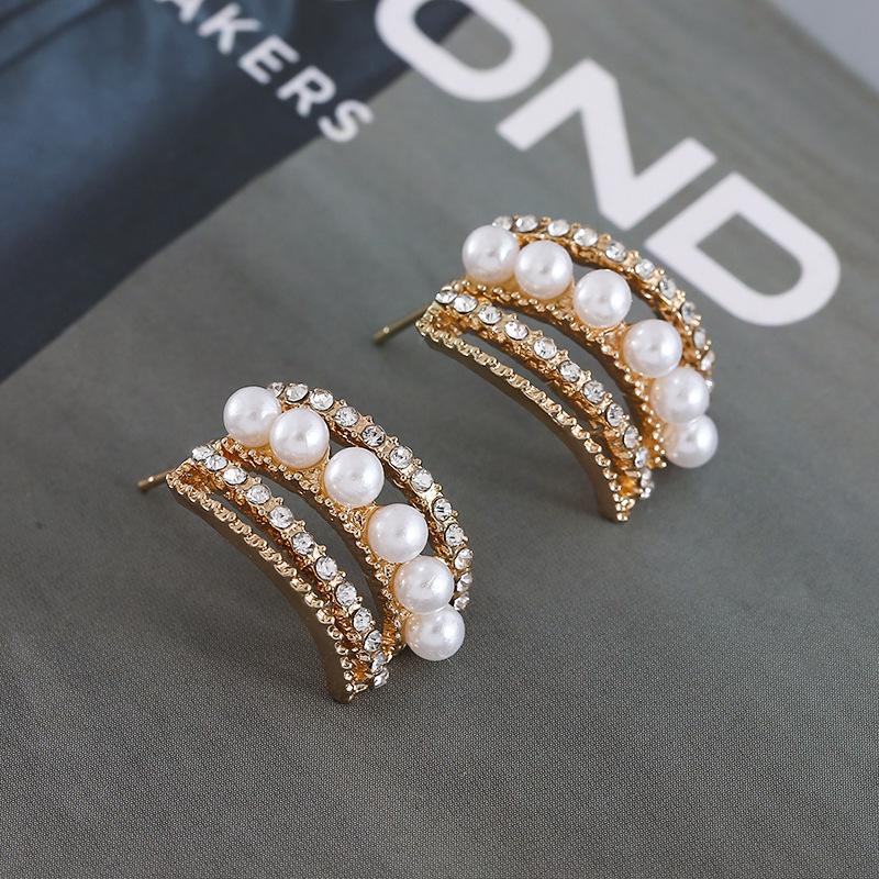 Trendy C-Shaped Faux Pearl and Diamond Stud Earrings