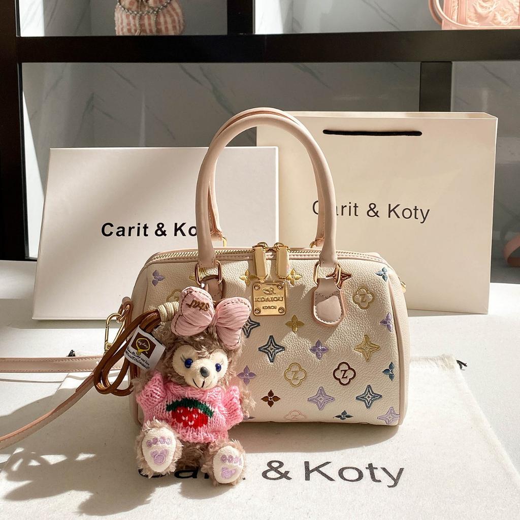 A Trendy and Niche Embroidered Boston Bag with A New High-end Feel, Carrying A Pillow Bag