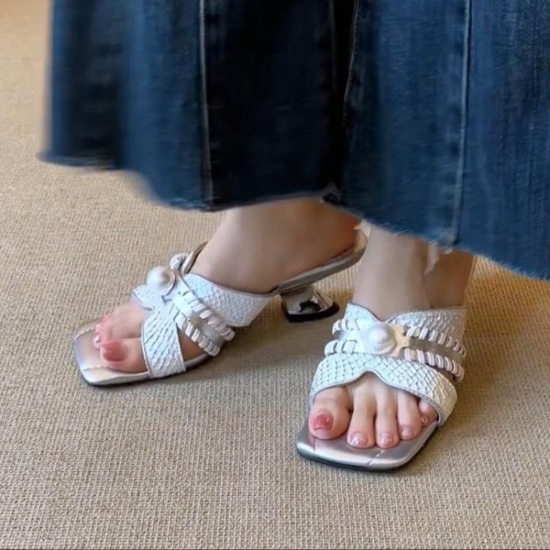 Fashion New Fashion Trend Wedge One-Word Square-Toe Slippers 2025 Temperament Fashion New Outside Summer Sandals