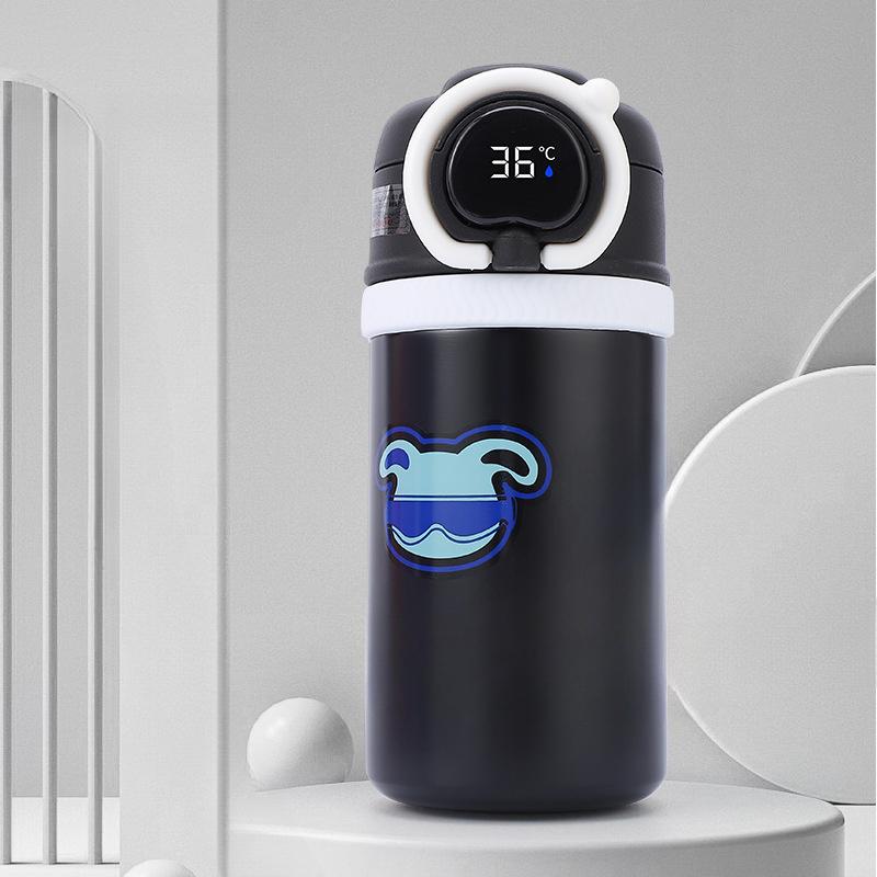 

Высококачественная детская умная термоса из нержавеющей стали 316, студенческая соломенная чашка большой емкости, уличная портативная чашка для воды 550ml чёрный