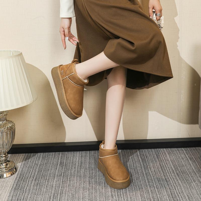 

Leather snow boots women s new winter real hair thick-soled waterproof snow cotton boots thick velvet warm cotton shoes 40 жовтий