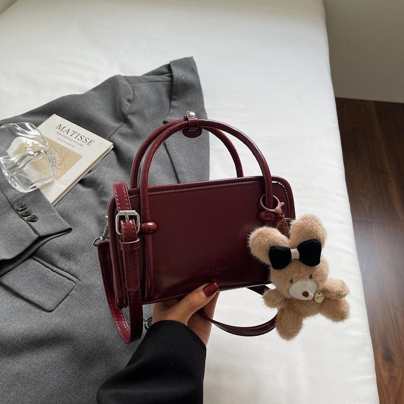 Fashion Trend Handbag Women's 2025 Autumn New Korean Version Ins Trend Simple Foreign Style Small Square Bag Shoulder Bag