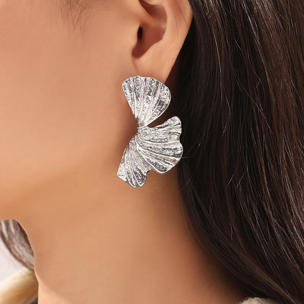 Elegant stil Ginkgo Biloba blader vridd tekstur blad øredobber Titan stålbelagt 18k gull Overdrevet lys luksus stil øredobber