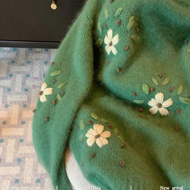 Sweater Women's Retro Jacquard Embroidery Soft Warm O-Neck Knitted Sweater Autumn Loose Forest Series Green Knitted Top