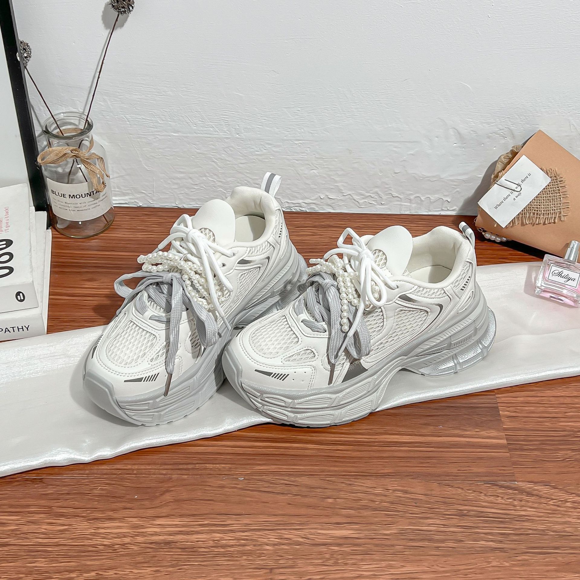 

Grape mother summer new light and thin breathable mesh sneakers women s wear advanced sense small height increase women s shoes 40