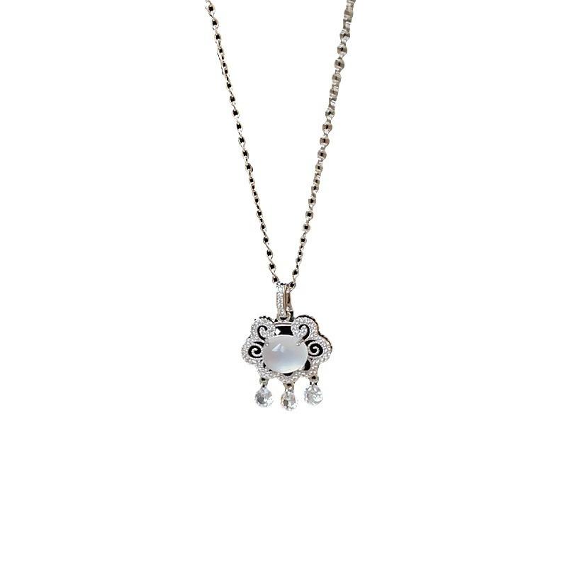 Light Luxury Zircon Fringed Ruyi Lock Pendant Necklace Female Personality Simple And Versatile Temperament Fashion Neck Chain Collarbone Chain