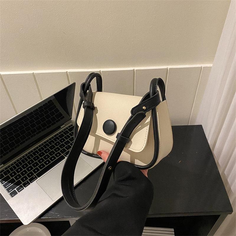 2025 Spring New Contrasting Color Mini Oblique Span Shoulder Small Bag Fashionable Foreign Style Cute Mouth Red Envelope