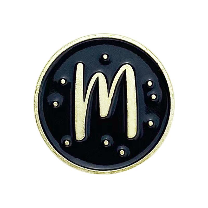 A-Z 26 Letters Initial Brooch Women English Alphabet Brooch Pin Round Badge Corsage Unisex Collar Jewelry Clothes Bag Decor Gift