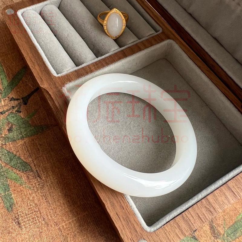 

Natural Xinjiang White Jade Bangle - Grade A Mutton Fat with Gold Silk Design Inner Diameter 56-58mm