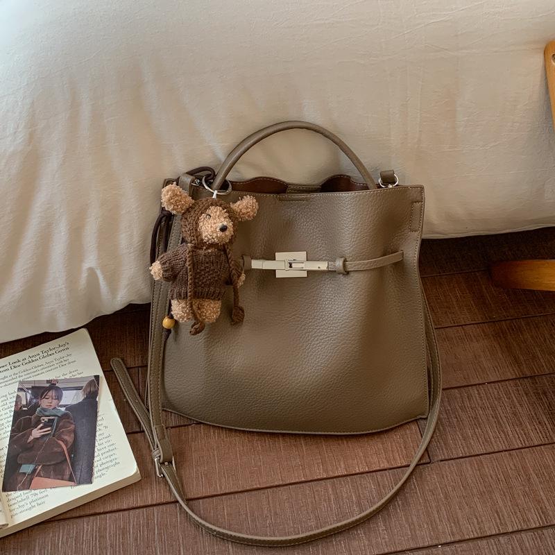 Work Bag with A Stylish Single Shoulder Strap and A Kelly-style Crossbody Bag