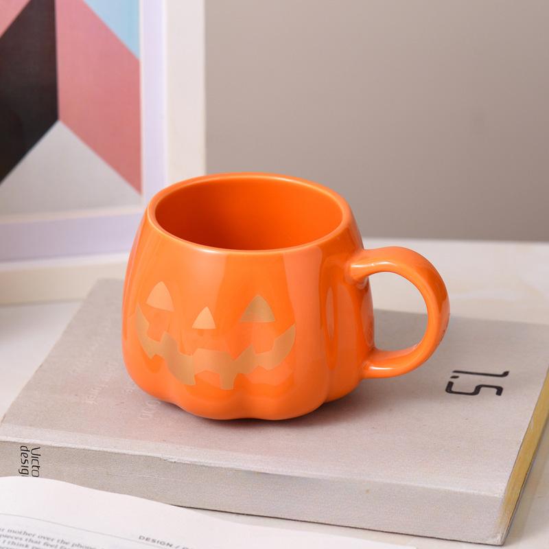 

Творческий подарок на Хэллоуин, керамическая чашка в виде тыквы, ретро-мультяшная парная чашка, праздничная кружка, керамическая чашка для питьевой воды 301-400ml