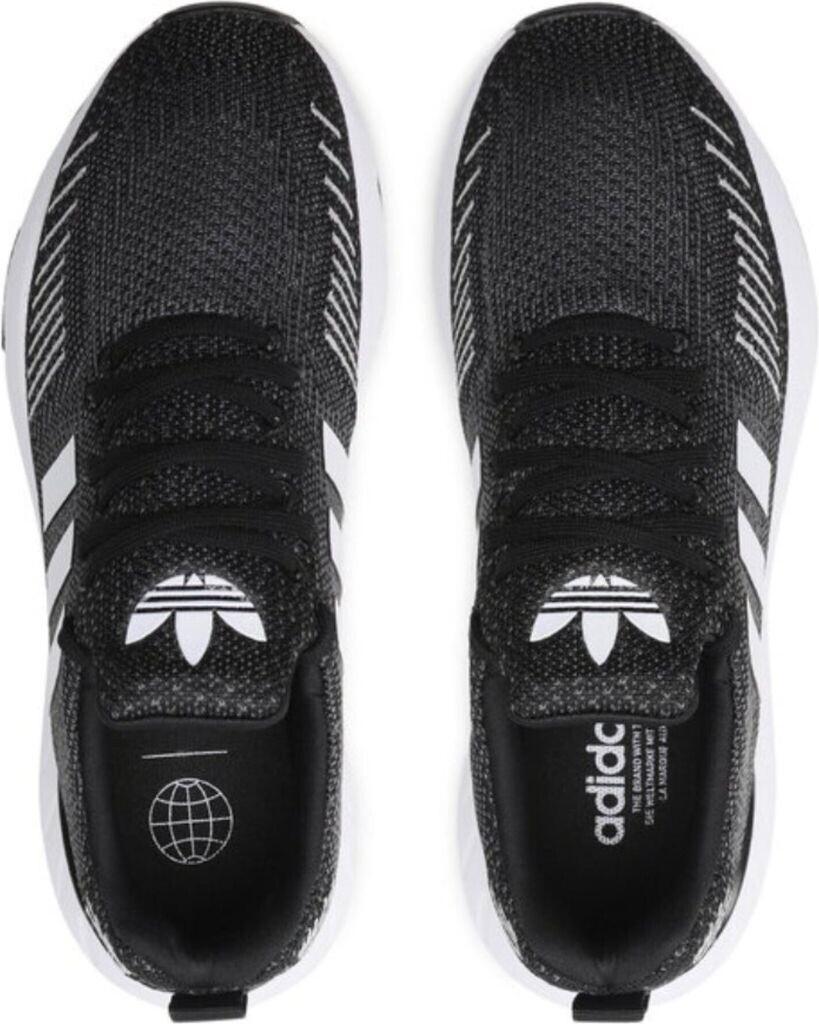Кроссовки Adidas Swift Run 22 основной черный/облачный белый/серый пять