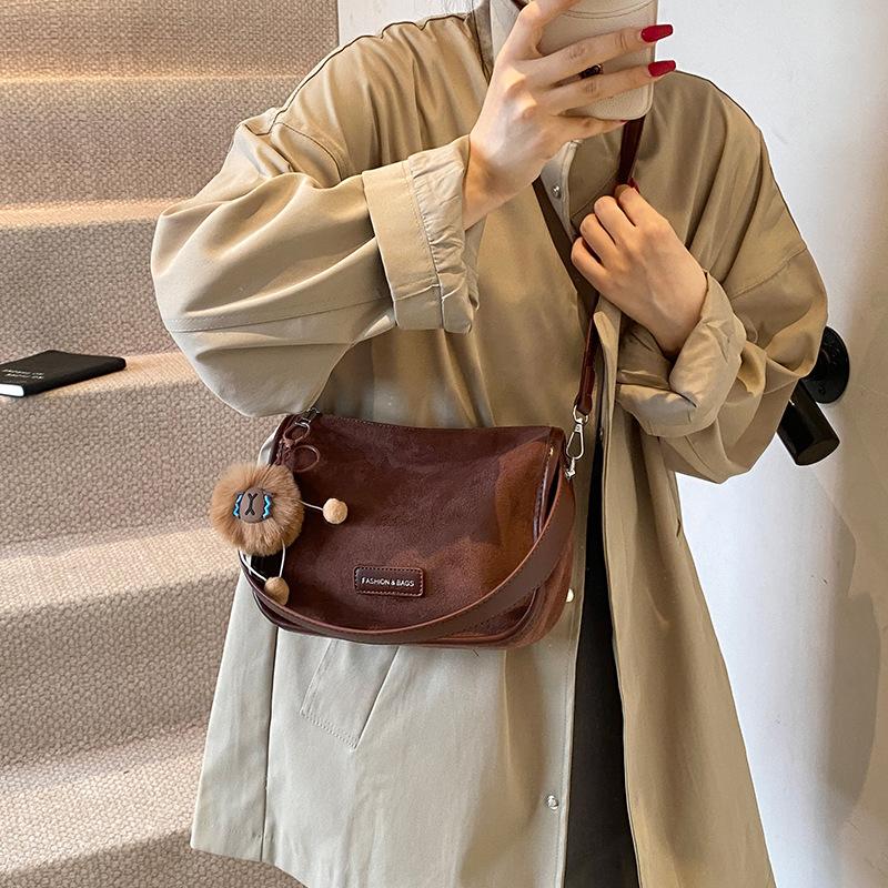 

Вінтажна нішева замшева сумка жіноча 2025 нова популярна сумка-месенджер з леопардовим принтом, на плече, під пахву 23*11*18