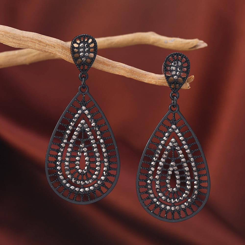 Retro Water Drop Earrings: Elegant and Creative Fashion Studs for Women