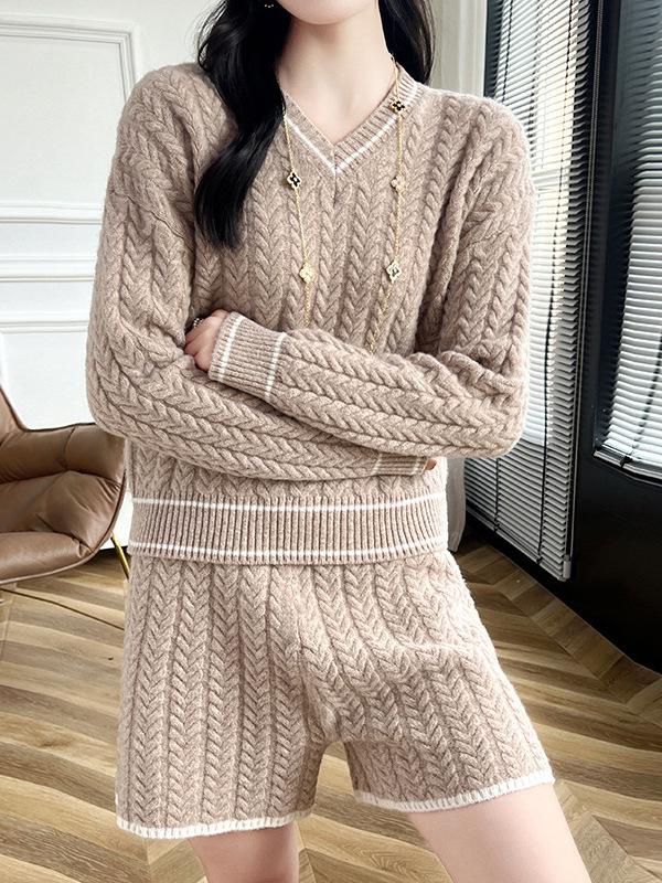 Autumn Color Block V-Neck Cable Knit Sweater & Loose Casual Three-Quarter Pants Set