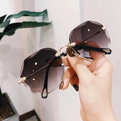 Fashion Creative Design Frameless Sunglasses Female Big Frame Sunglasses Multilateral Gradient Lens