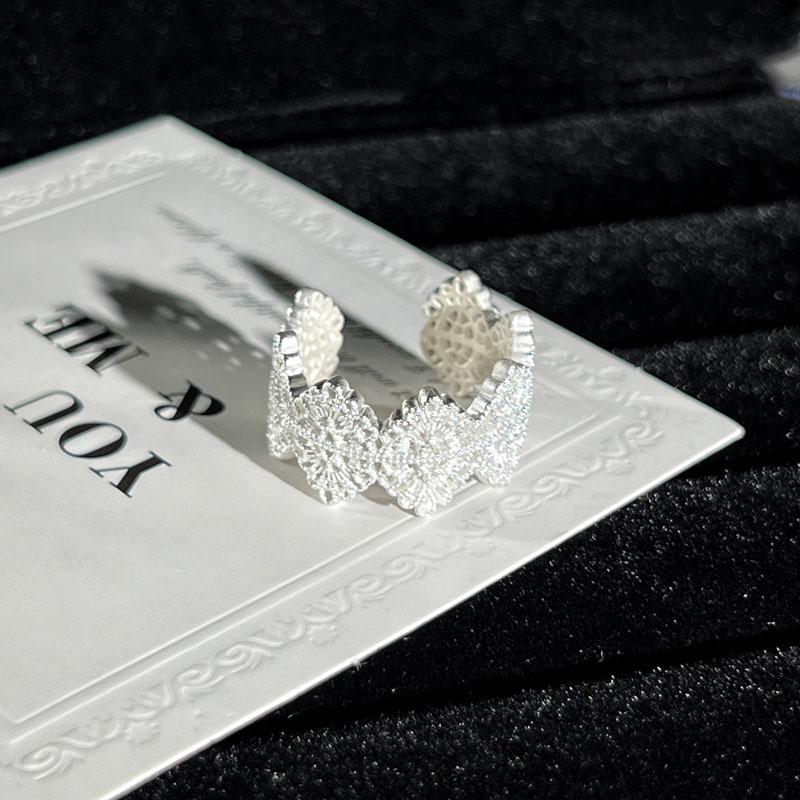 2026 French sweet butterfly ring female niche design sense new light luxury lace carved air quality fashion index finger ring trend Resizable