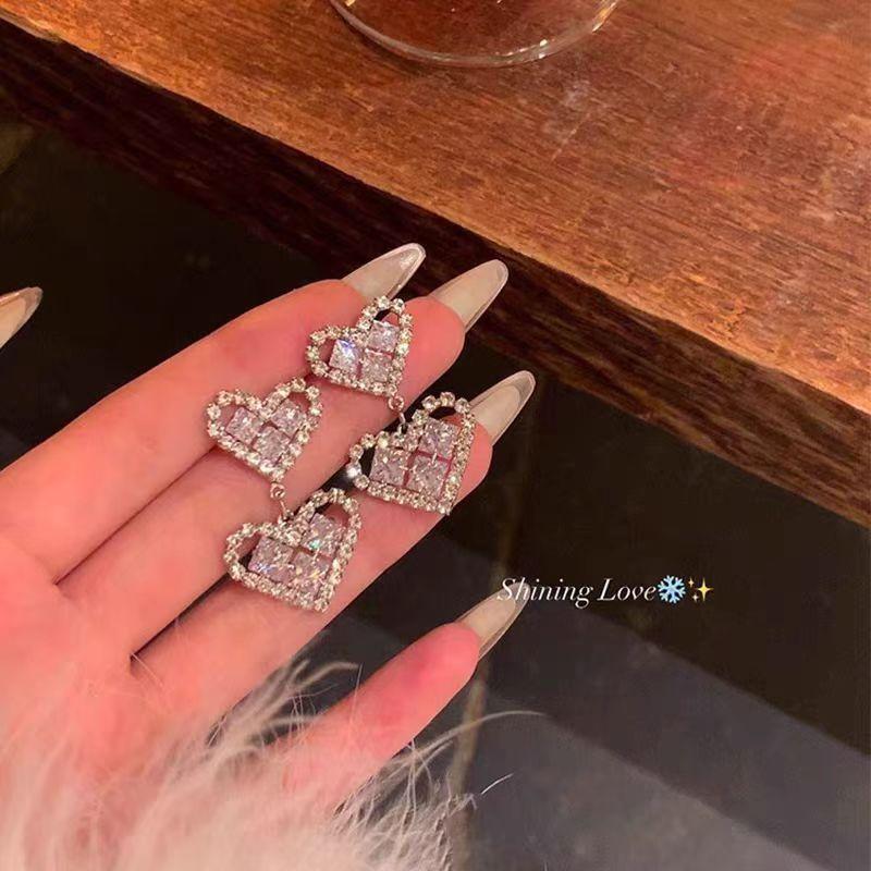 

Thousand Gold Flash Zirconium Love Earrings Women S Earrings Earrings Light Luxury High-End Stud Earrings Earrings