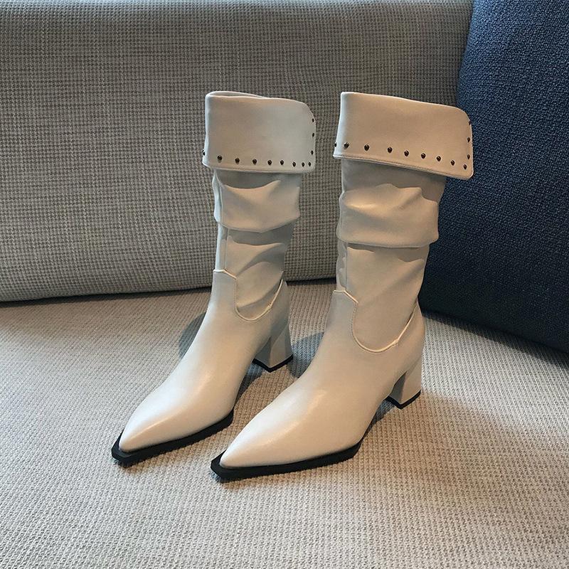 Full of personality! Pleated stacked boots are popular this year, white rivet pointed thick heel medium tube fashion boots
