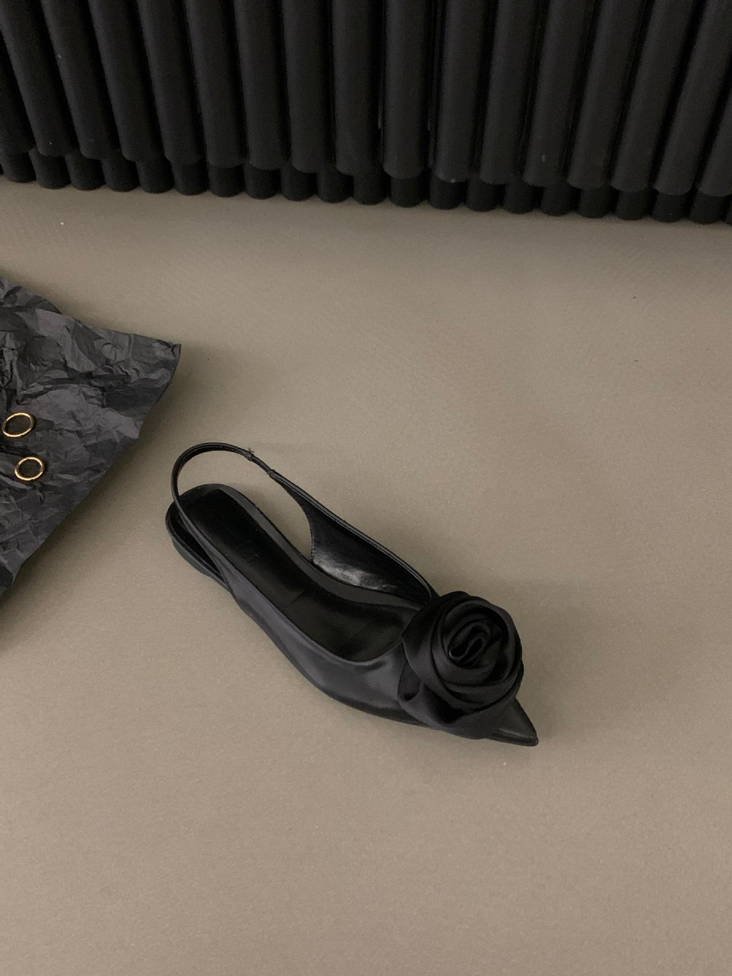 

Французские черные босоножки-мешки на плоской подошве, новинка весны и лета 2025 года, темпераментные одинарные туфли с острым носком и стразами 35