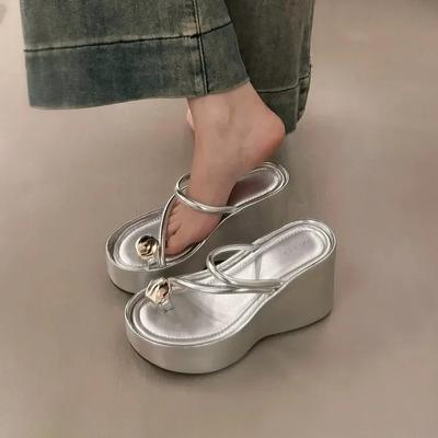 Mode 2025 Sommer Klobige Damen Zehensteg-Slipper Mode Elegant Plateau Keilabsatz Pantoletten Damen Gladiator Strand Sandalen Flip Flop