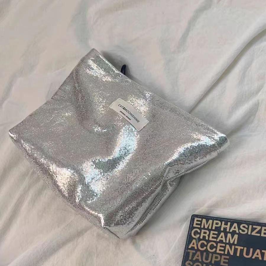 

Мигающее сцепление: Оригинальный дорожный органайзер для макияжа и умывания большой вместимости - простой и портативный.