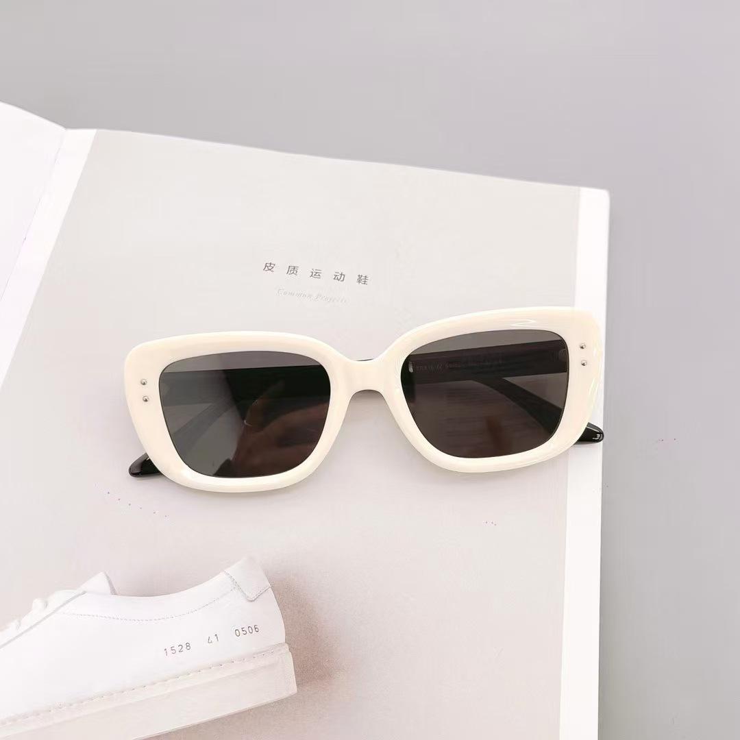 

Material Polarized Men Women Sun Glass Rivets Decoration Sunglasses For Men High Quality Party Sun Glasses