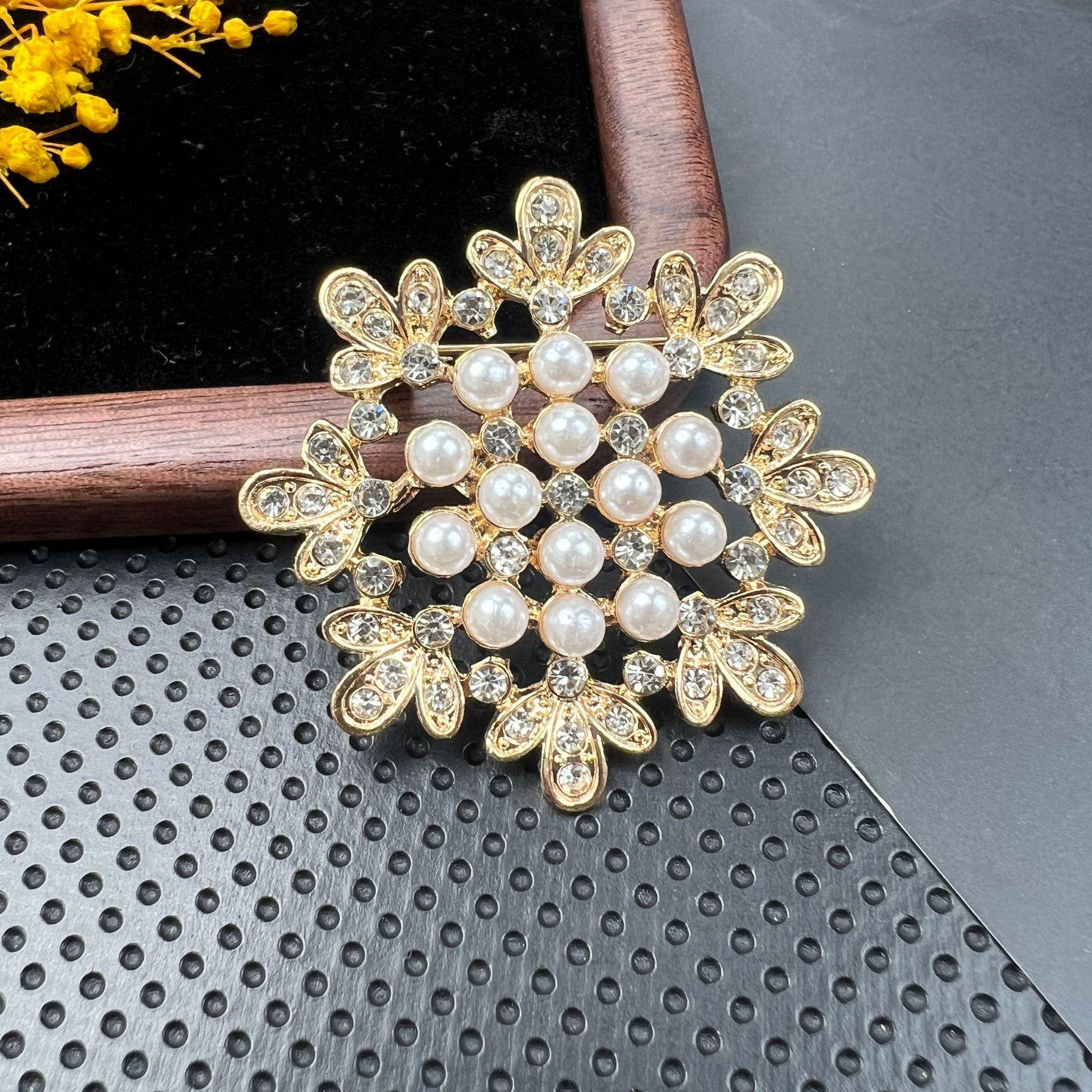 

Ретро брошь с кристаллами-бриллиантами, с булавкой от оголения и металлической пряжкой для аксессуаров для одежды