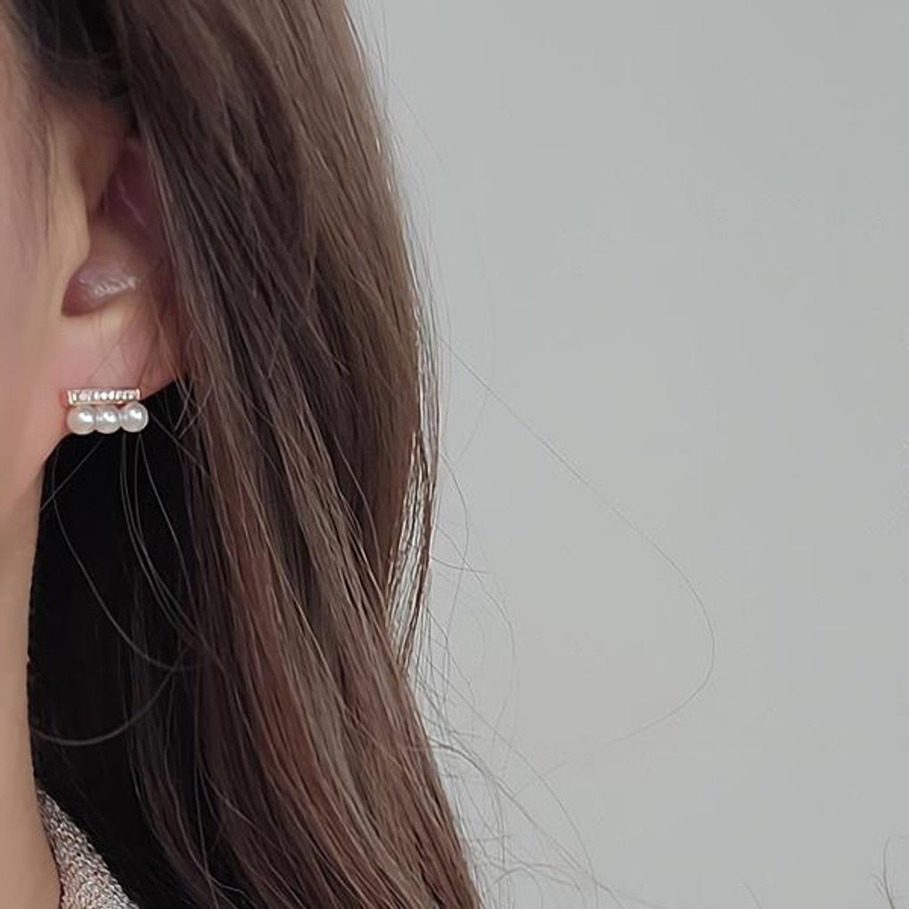 Women's Daily Accessory Pearl Earrings Taki