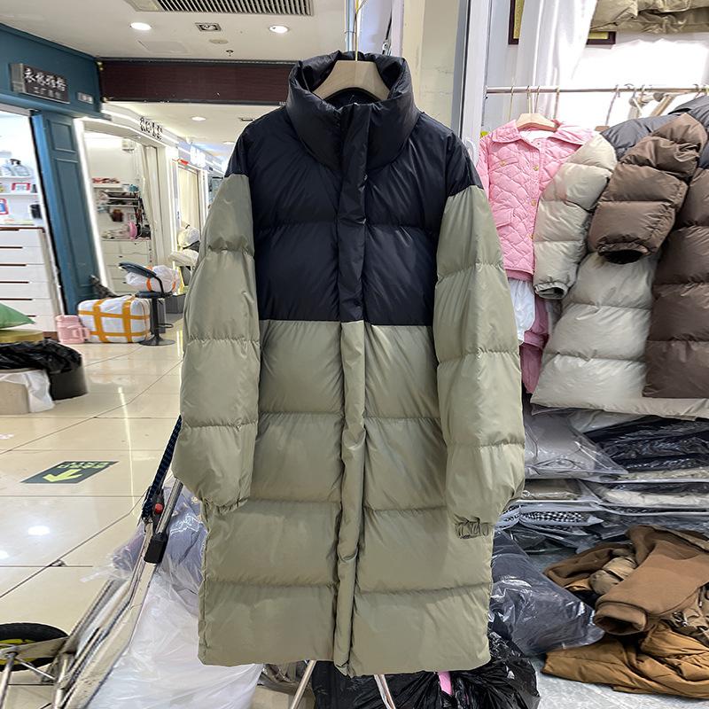 

Европейский контрастный цвет с длинным воротником-стойкой, пуховик, женская одежда 2024 года, зимняя корейская версия, свободная повседневная модная одежда для хлеба One size