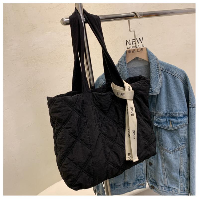 

Пуховая сумка для отдыха, женская сумка на плечо, осенне-зимняя сумка Linggetote, сумка большой вместимости, студенческая сумка one size чёрный