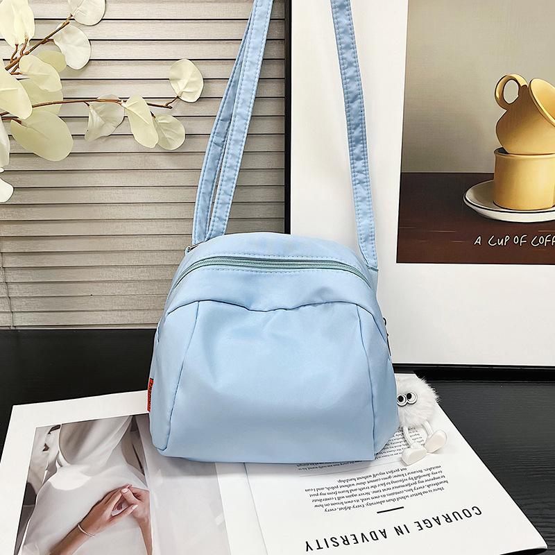 

2024 новий модний і красивий тренд проста сумка через плече корейська версія сумка жіноча сумка щоденна приміська жіноча сумка-подушка