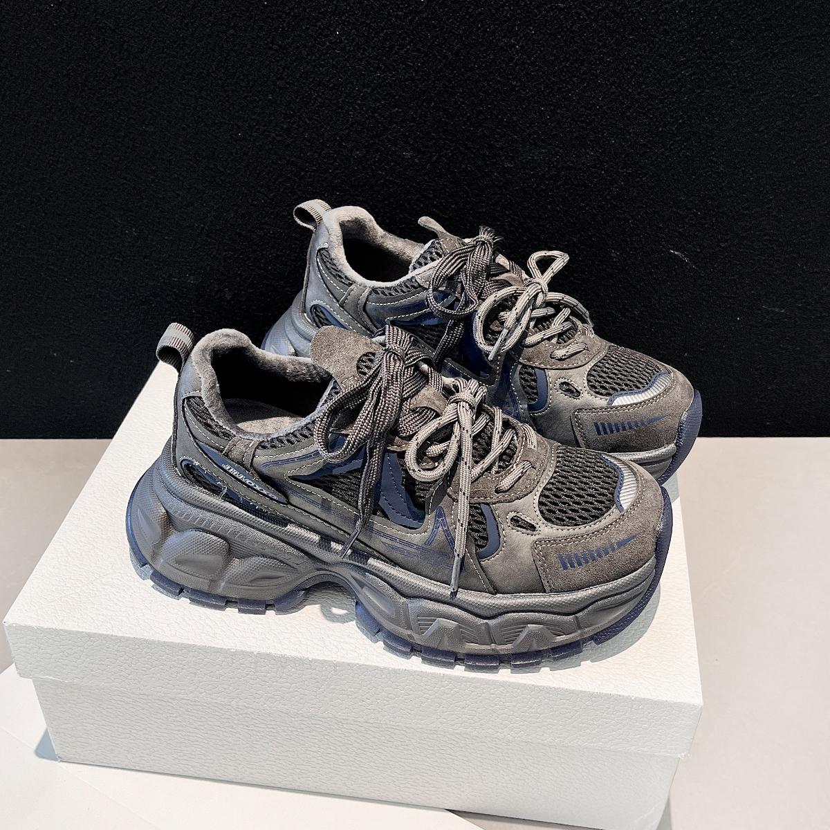 

Fleece thick-soled heightening shoes women s winter new retro lace-up sports and leisure shoes small trendy shoes 40
