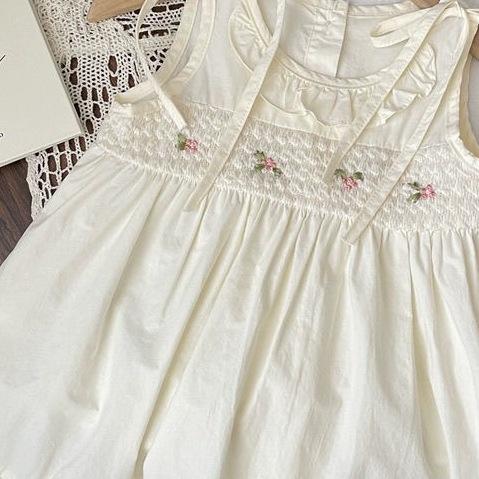 Sweet Girls Summer Sleeveless Dress Embroidered Flower Smocked Vest Princess Chic Casual Party Dress For Kids