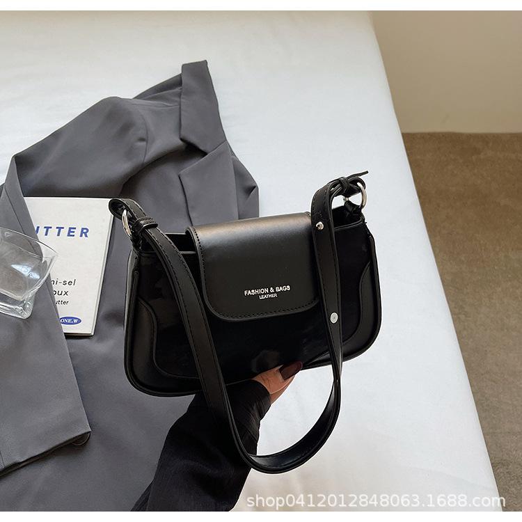 

2025 New Women s Bag Versatile Simple Fashion Underarm Bag Niche Design Large Capacity Commuter Shoulder Crossbody Bag чорний
