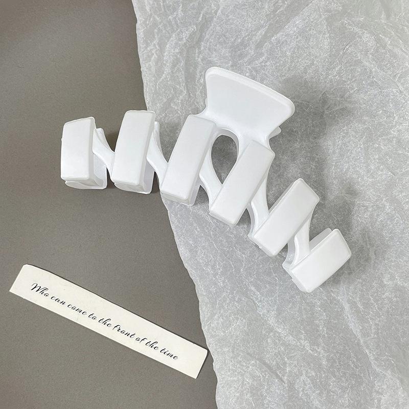 New Women Elegant Brown Beige Flower Geometric Hair Claw Clips Lady Plastic Hairpins Crab Hair Clips Fashion Hair Accessories