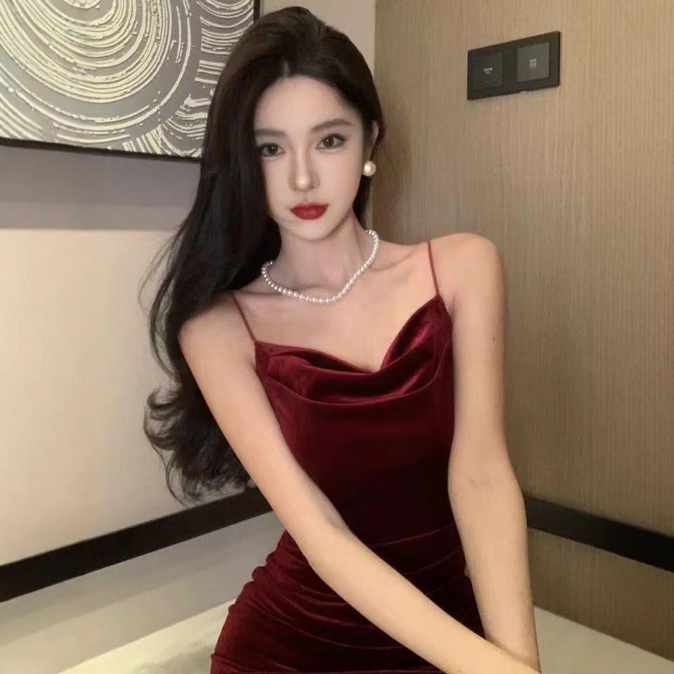 Premium French golden velvet suspender dress for women's autumn and winter sexy tight fishtail long dress split hip wrap dress skirt