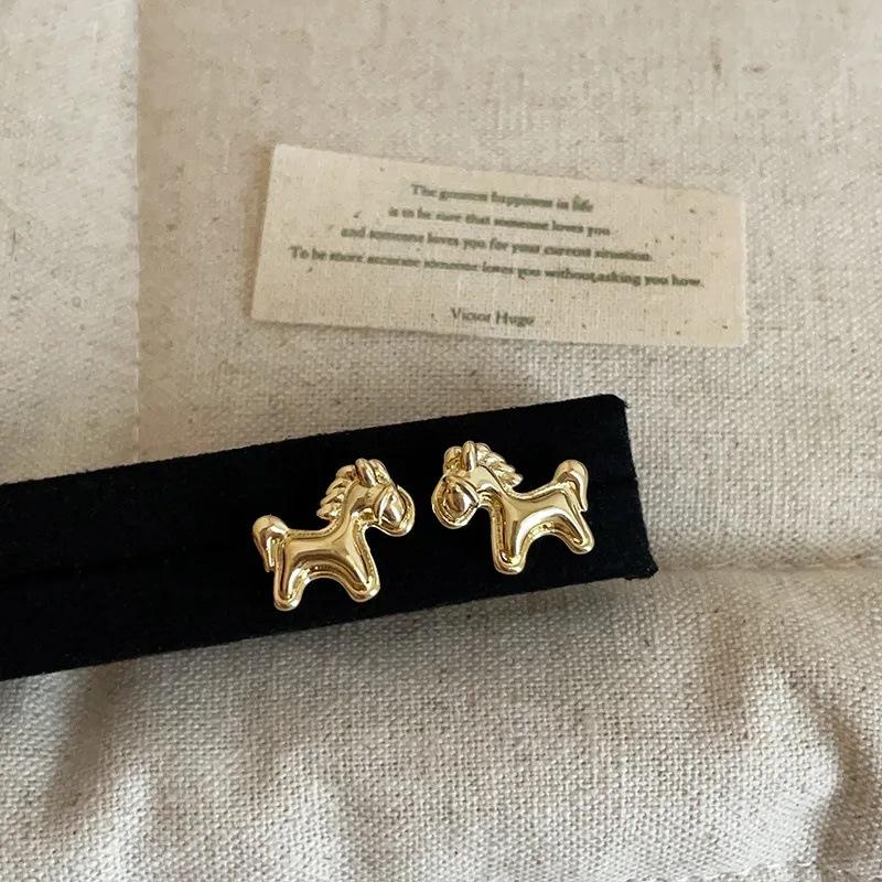 

LATS Unique Design Metallic Cartoon Animal Colt Horse Statement Stud Earrings for Women Girl Gold Copper Color Fashion Zircon