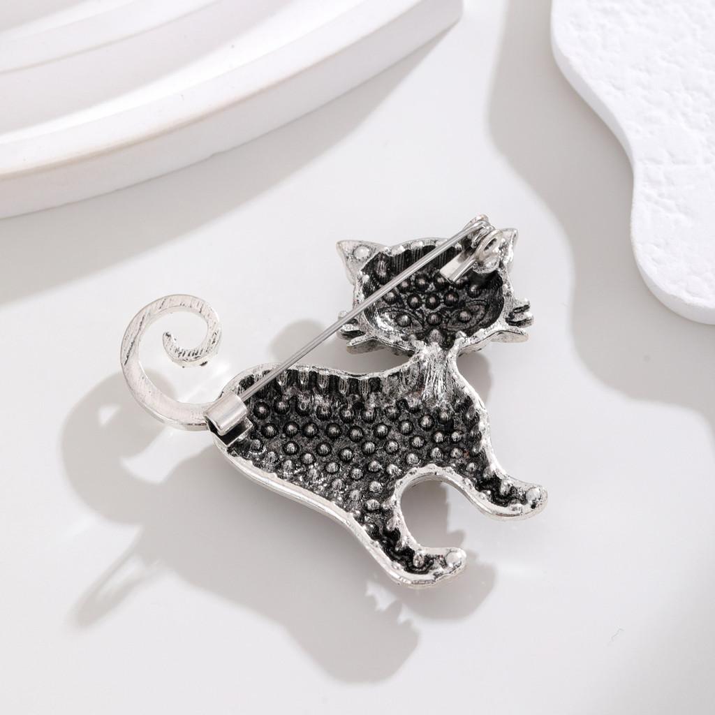 Retro Animal Brooch Pin With Zinc Alloy Material For Summer