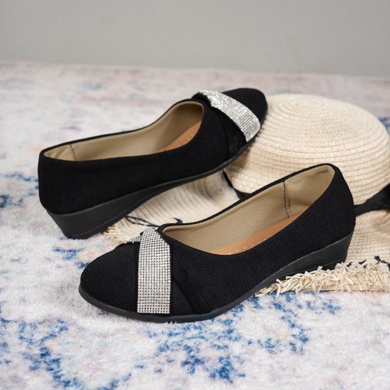 Mom Flat Bottom Shallow Mouth Round Head Annual Shoes Casual Shoes One Pedal Rhinestone Fashion New Single Shoes Women's Large Size